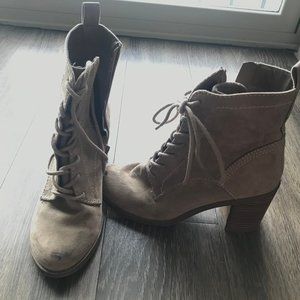 Combat boots